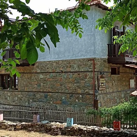 Sintrivanis Mountain ゲストハウス 3*