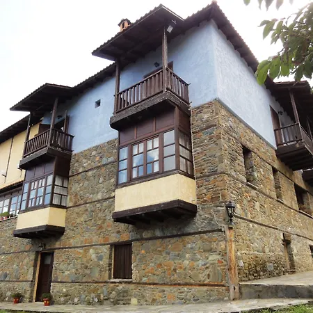 Sintrivanis Mountain בית הארחה