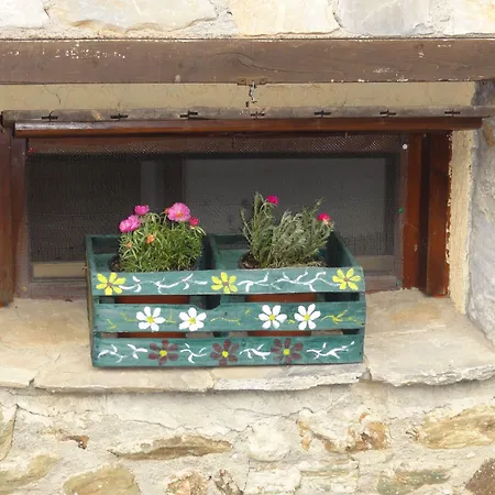 Sintrivanis Mountain ゲストハウス Áno Skotína