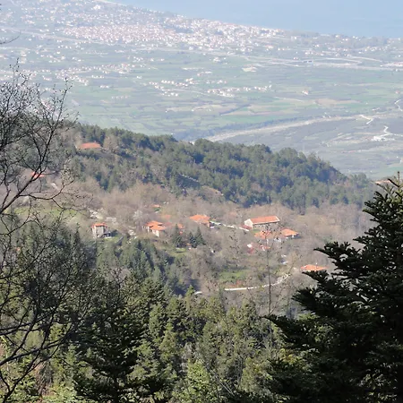 בית הארחה Sintrivanis Mountain 3*