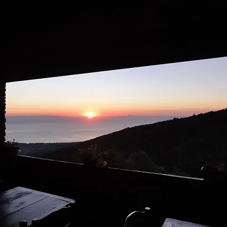 Sintrivanis Mountain ゲストハウス 3*