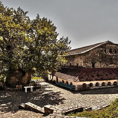 בית הארחה Sintrivanis Mountain 3*